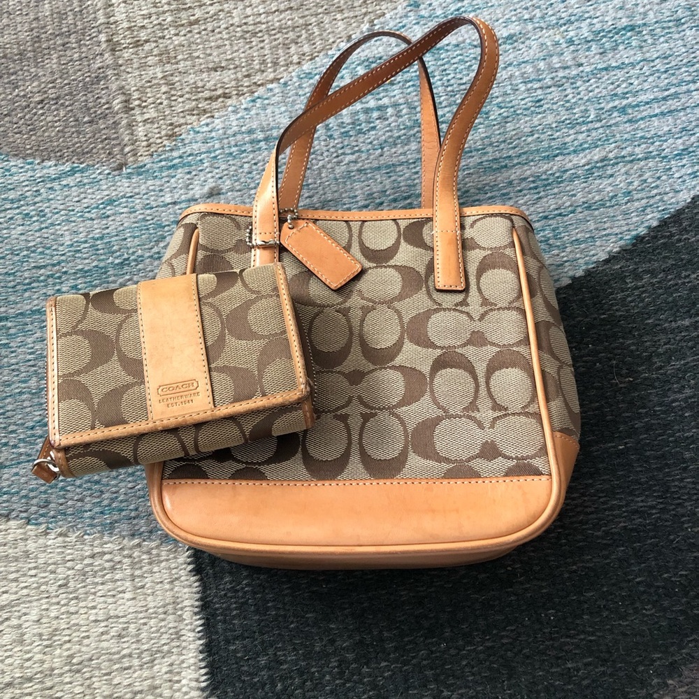 Coach bag and wallet.... matching set!